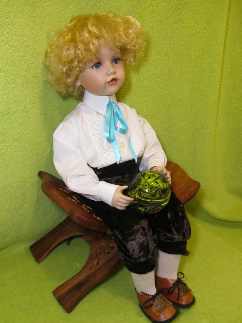 Два в одном. Фарфоровый мальчик