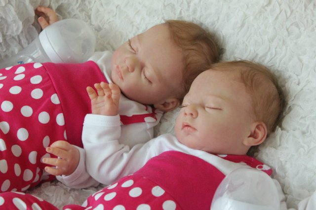 Одинаковые дочки... Куколки реборн Виктории Вишни