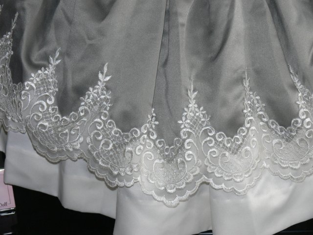 Необыкновенно красивая девушка Harvest Ball, Lee Middleton (фото 5)