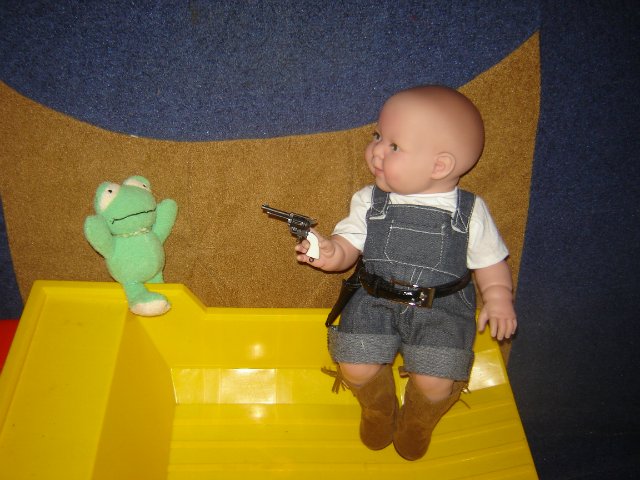 Шериф и его помощник против Мистера Лягуха. Куклы Berenguer