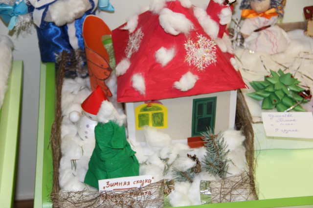 Необычные снеговики из обыденных вещей своими руками