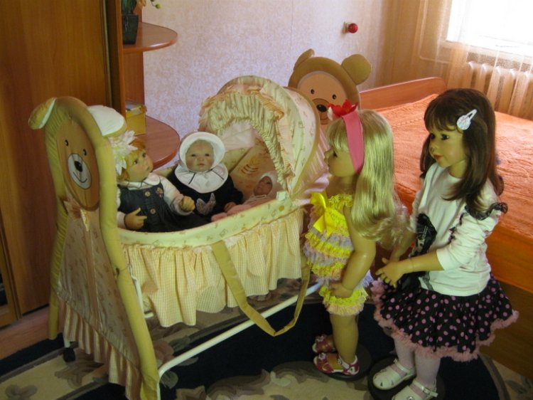 Мои старшенькие в няньках