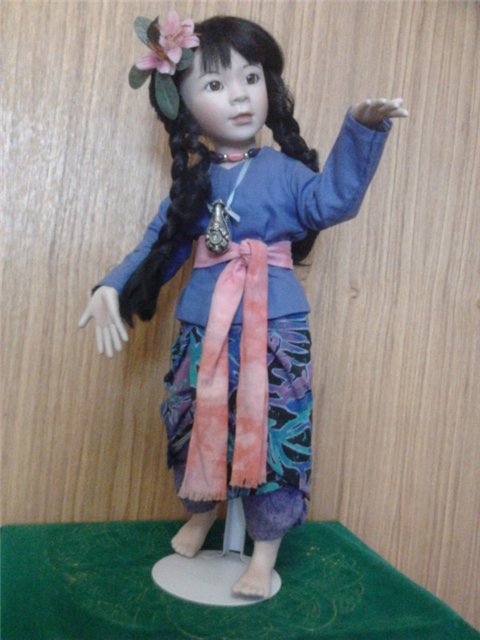 Море позитива, кукла из фарфора Kali от Joan Ibarolle для Ashton-Drake Galleries (фото 8)