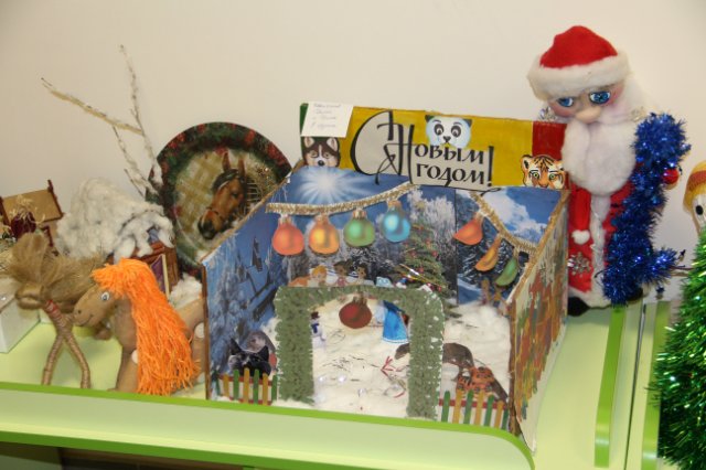 Необычные снеговики из обыденных вещей своими руками