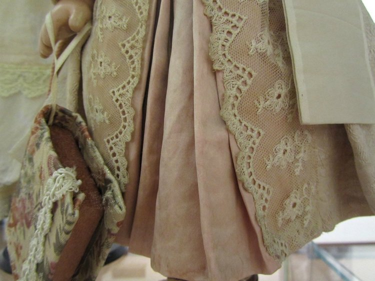 «Мода по-взрослому. Истории из кукольного гардероба» - выставка в Музее-заповеднике «Царицыно» - продолжение - детали. Часть