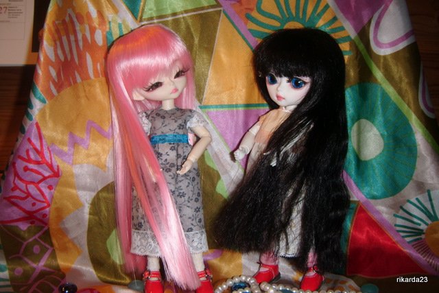 Худжики - подружки