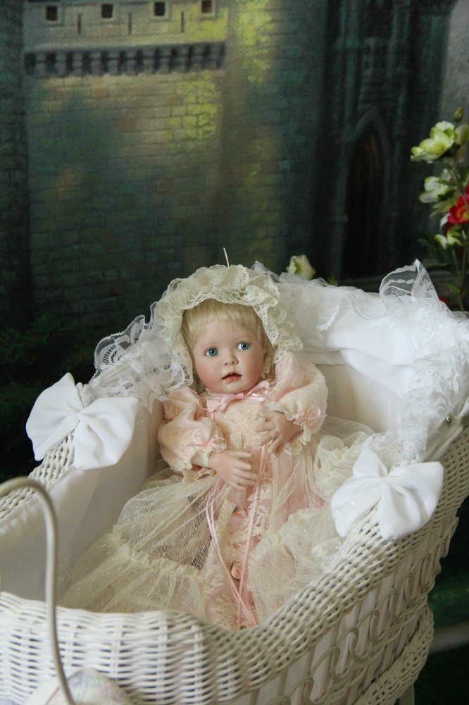 Фарфоровая кукла Беатриса