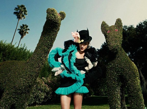 Глубока ли кроличья нора или Хэллоуин в Зазеркалье