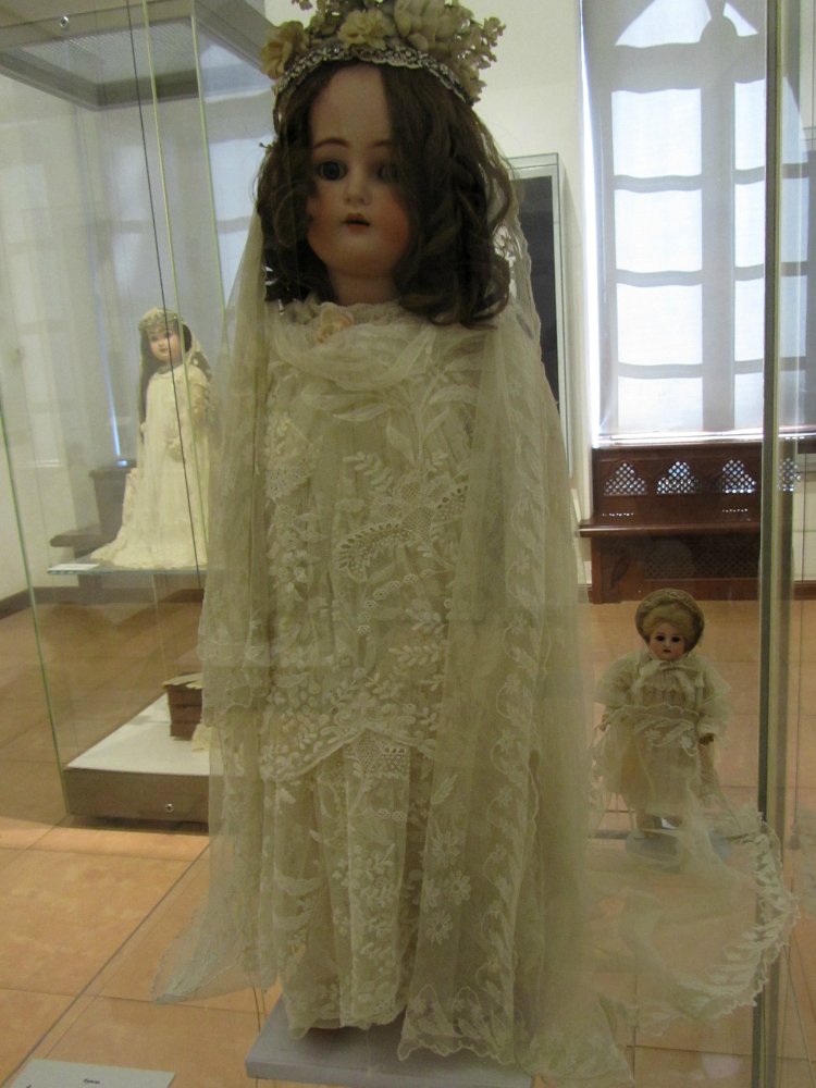 «Мода по-взрослому. Истории из кукольного гардероба» - выставка в Музее-заповеднике «Царицыно» - продолжение - 3-ий зал.