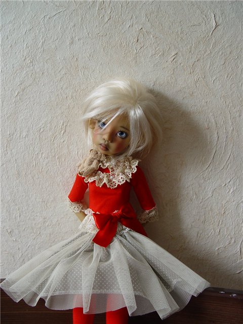 Абигайль (Kaye Wiggs Hope) в разных паричках (фото 7)