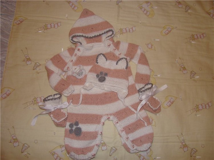 Вязалочки для Булочки. Peek-a-Boo от Ли Миддлтон