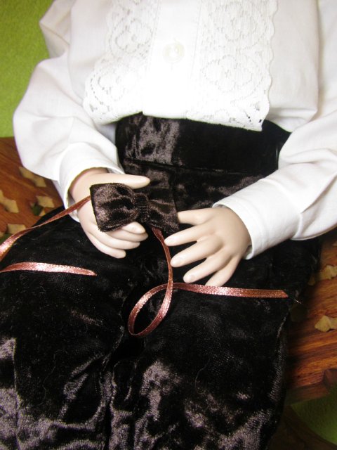 Два в одном. Фарфоровый мальчик