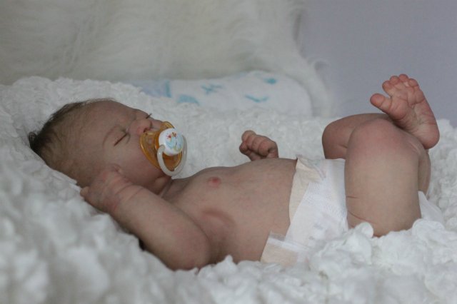 Спящий малышок Жульенчик. Куколка реборн Вишни Виктории