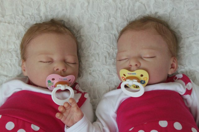 Одинаковые дочки... Куколки реборн Виктории Вишни