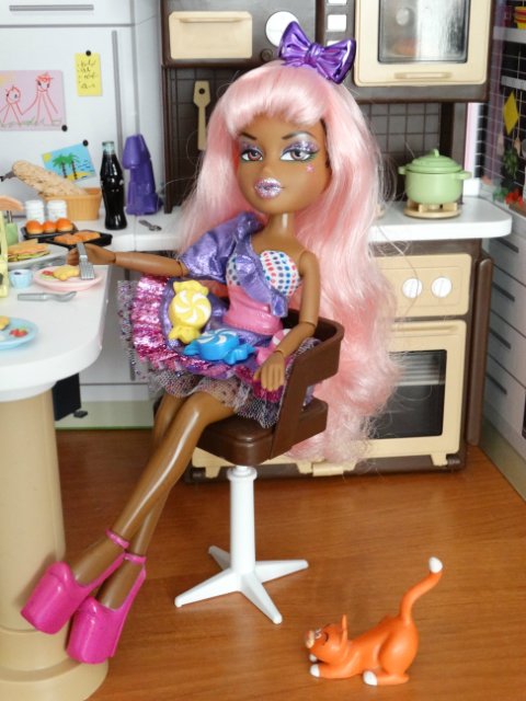 Посиделки на кухне | Бэйбики Посиделки на кухне — Куклы Bratz (Братц) и Moxie Girlz: MGA (фото 2)