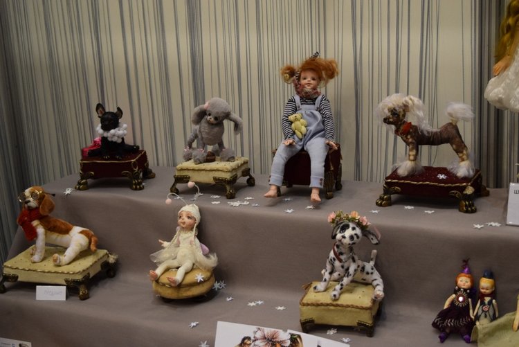 VII Московская международная выставка "Искусство Куклы". Портреты кукольной души или незримый диалог. Часть 2