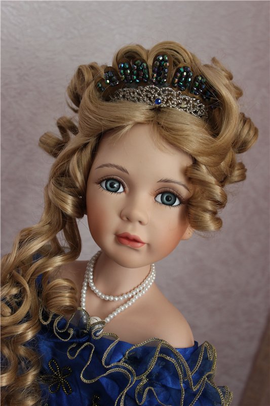 Фарфоровая кукла от Oncrown Collection