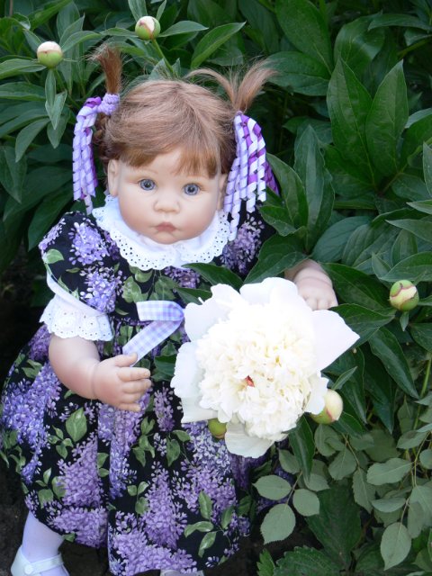 Как мы с Тиффани гуляли у мамы. Lee Middleton doll