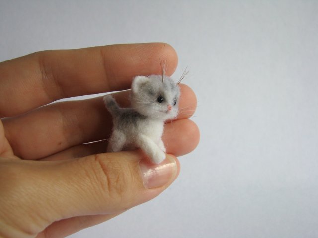 Котёнок Пушинка. Авторская игрушка валянием из шерсти Ольги Чернухо (фото 7)