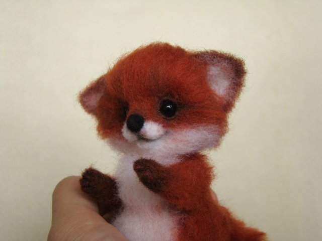 Лисёнок. Авторская игрушка валянием Ольги Чернухо