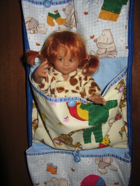 Детский сад, ясельная группа или мама мальчика играет в куклы