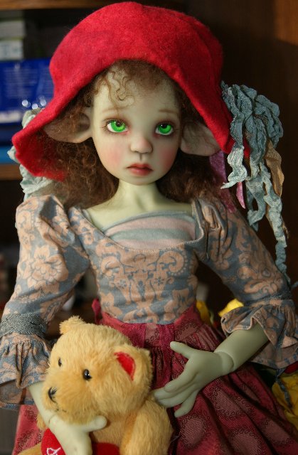 Mademoiselle Buonaparte или росшная Нелличка фавн green Kaye Wiggs с кастомным мейком и аутфитом от Val Zeitler