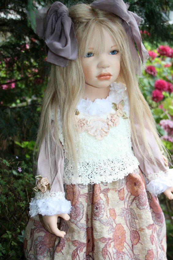 Марусина прогулка по саду. Коллекционная кукла от Zofia & Henry Zawieruszynski (фото 5)