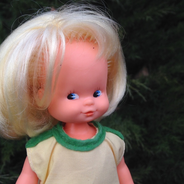 Фотосессия куклы ГДР Косолапки в Аптекарском огороде