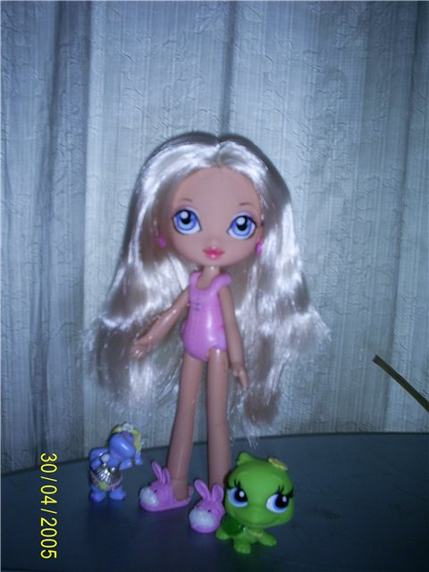 Очаровательный подарок ко дню восьмого марта или малышка Машенька. Кукла братц