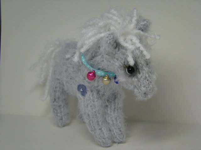 Лошадка. Игрушка вязанная спицами Ольги Чернухо