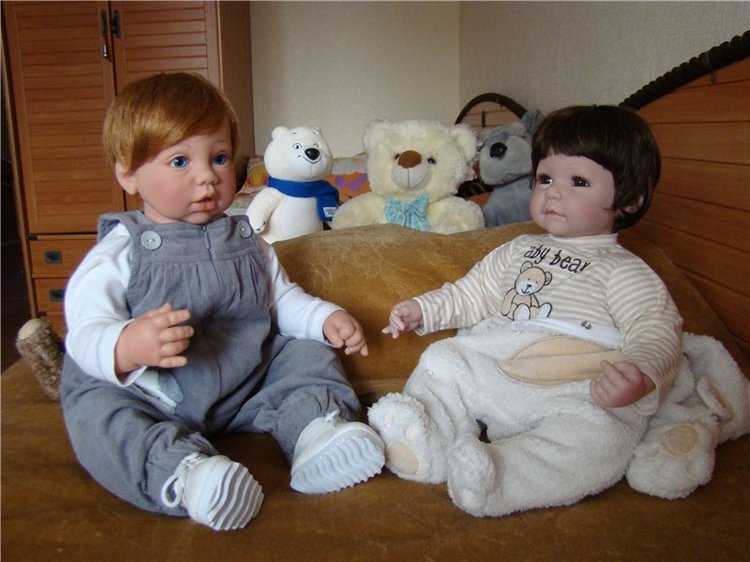 Безопасность прежде всего! Автокресло нужная вещь. Коллекционные куклы Ли Миддлтон, Адора