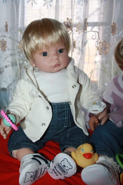 Девочка? Мальчик? Кукла Lee Middleton