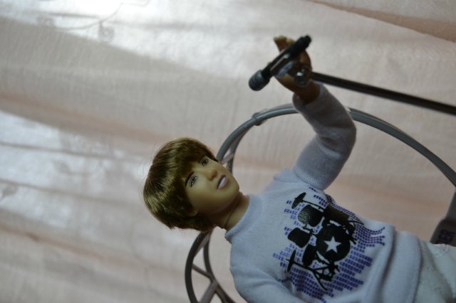 Приглашаю на концерт Джастина Бибера (шарнирная кукла Jastin Bieber) | Бэйбики Приглашаю на концерт Джастина Бибера (шарнирная кукла Jastin Bieber)