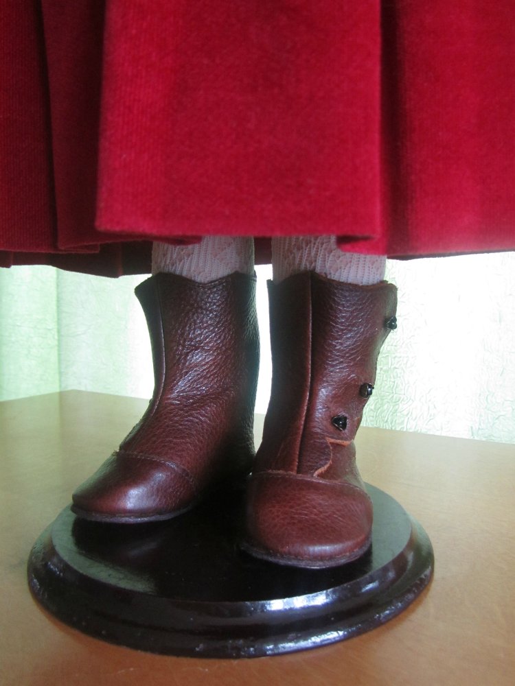 Фарфоровая кукла Ева - "реверанс позапрошлому веку"