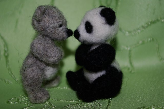 Родились у меня медвежата. Авторские игрушки сухим валянием