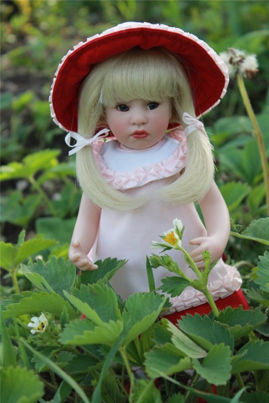 Губки бантиком, бровки домиком, или огромное счастье маленького роста. Нелла от Beatrice Perini