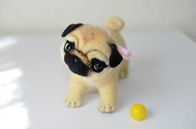 Мопсюшка. Игрушка валянием из шерсти своими руками