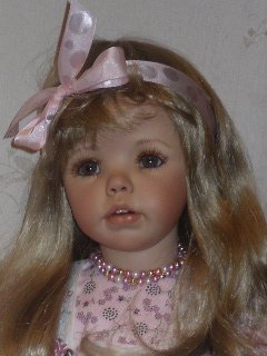 Дженифер. Коллекционная фарфоровая кукла (фото 2)