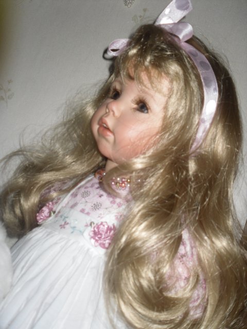 Дженифер. Коллекционная фарфоровая кукла (фото 8)