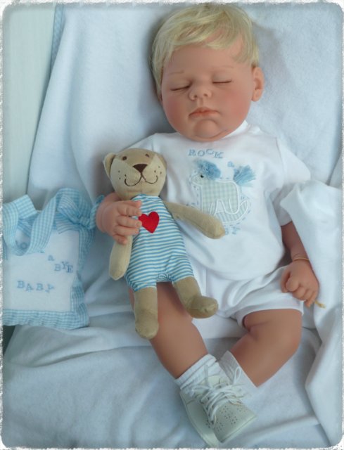 Rock-a-bye - спящее чудо от Lee Middleton (фото 10)