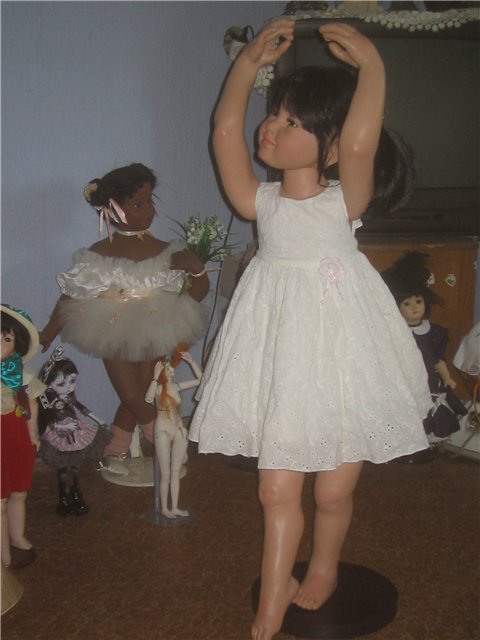 Виниловая азиаточка от Сюзан Липпл