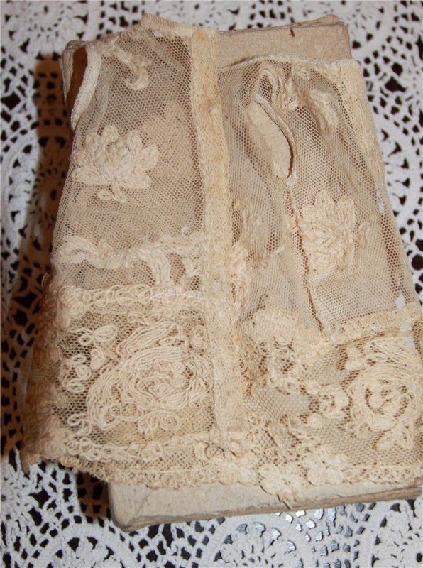 "Meine Tochter ist 6" Антикварный гардероб для карманной куколки