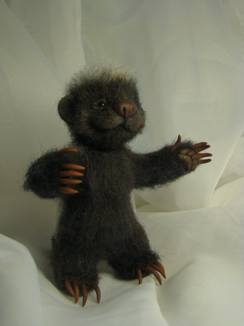 Чудной зверь - медоед. Авторская игрушка валянием Ольги Чернухо (фото 2)