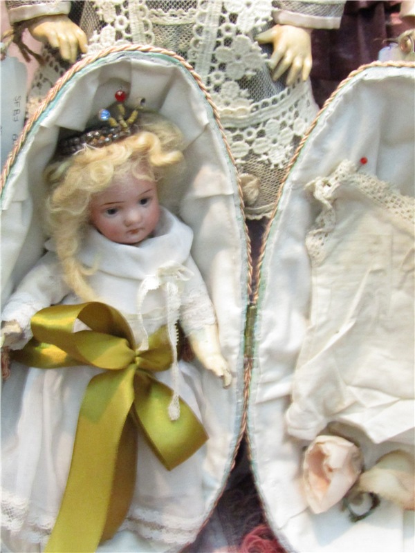 Антикварные впечатления о выставке кукол в "Гостином дворе" 16-18 декабря 2016 года. Искусство куклы. Фотообзор | Бэйбики Антикварные впечатления о выставке кукол в "Гостином дворе" 16-18 декабря 2016 года. Искусство куклы. Фотообзор (фото 9)