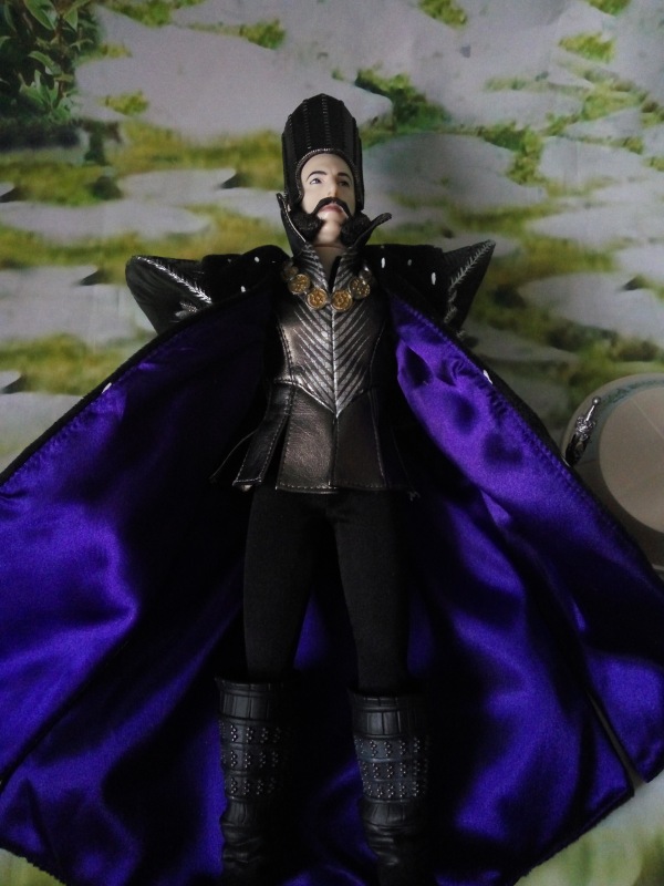 Моя колекция кукол ч1. Куклы Принцессы Диснея Алиса в зазеркалье и Золушка, Малефисента (фото 8)