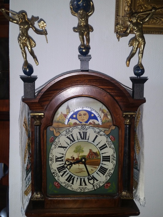 Старинные часы еще идут. Коллекция старинных часов - часть вторая