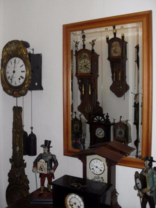 Старинные часы еще идут. Коллекция старинных часов