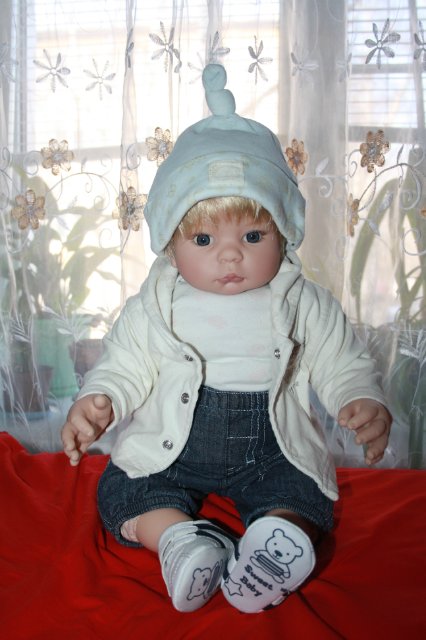 Девочка? Мальчик? Кукла Lee Middleton