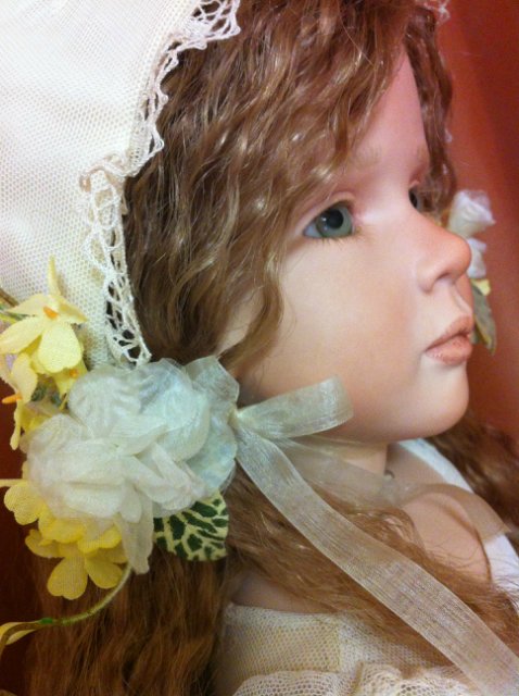 … была в том милом возрасте, когда девочка уже не ребенок, а ребенок еще не девушка. Лилу (Lilou) от автора Рут Треффайзен