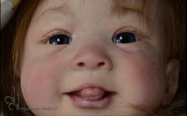 Прототип солнечная детка "Jenny" скульптор Alicia Toner